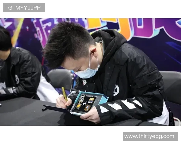 李伟专访:从新手到职业选手的CSGO成长之路与心路历程分享